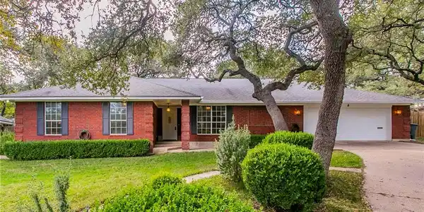 8 Leeward Drive