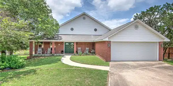 18 Robin Circle