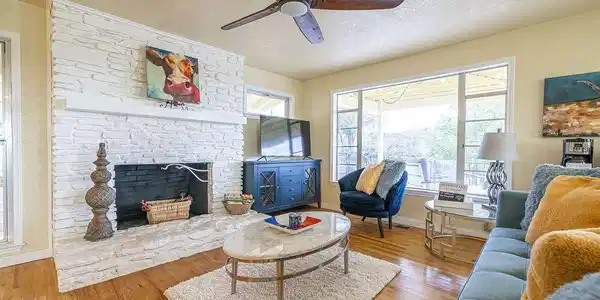 Image 3: main living room