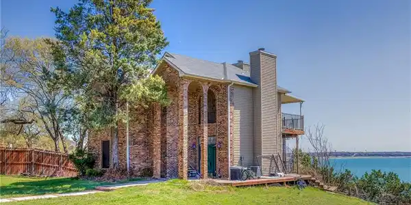 5627 Denmans Loop