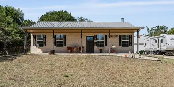 5224 Comanche Drive