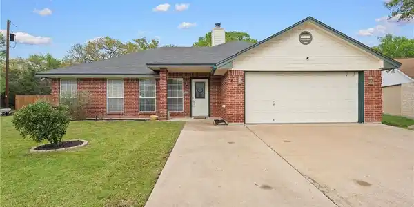 6 Bay Court
