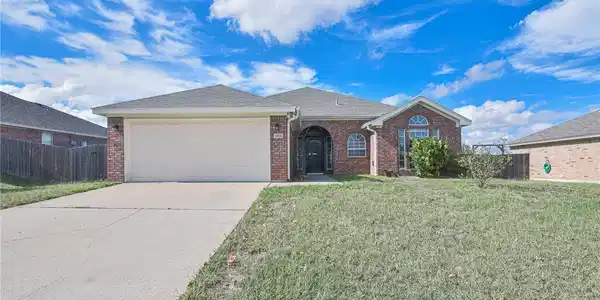 4305 Barrington Trail