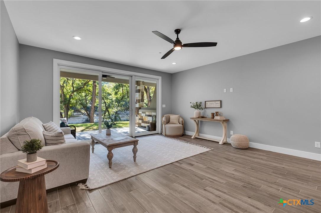 Image 2: Living Room