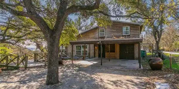 8 Coveview Drive