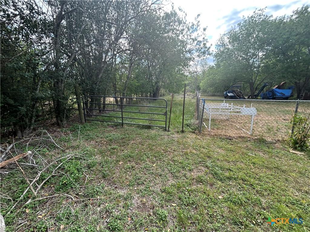 Image 3: Easement access to property