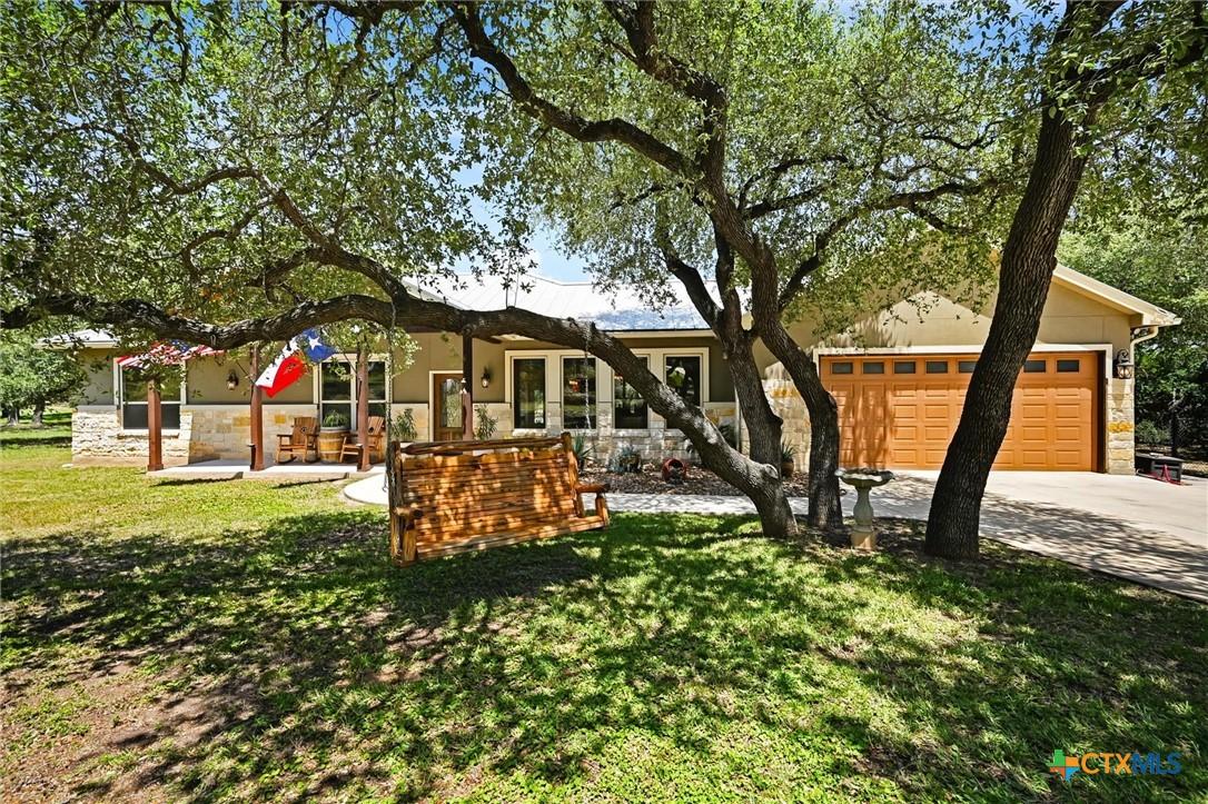Image 2: View 2 front of residence