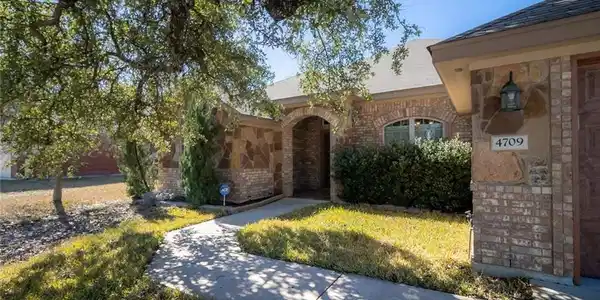 4709 Cougar Creek