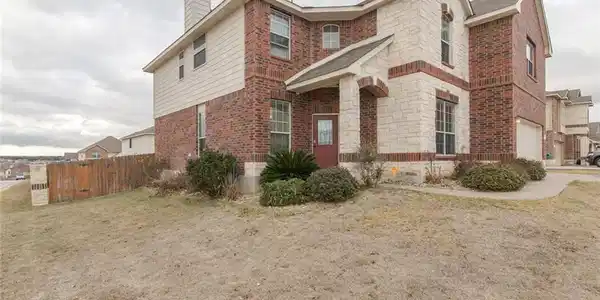 2512 White Moon Drive