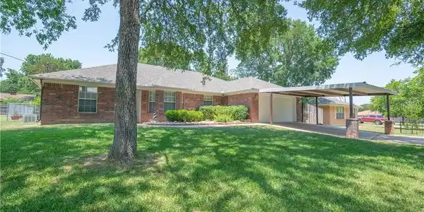9 N Compass Lane