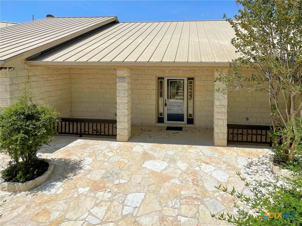Image 3: Front Entrance