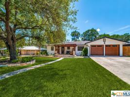833 Twin Oaks Drive
