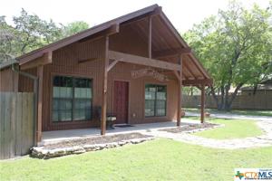5075 Lakeaire Circle