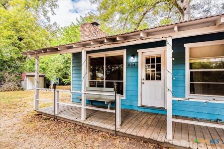 1124 Timber Elm
