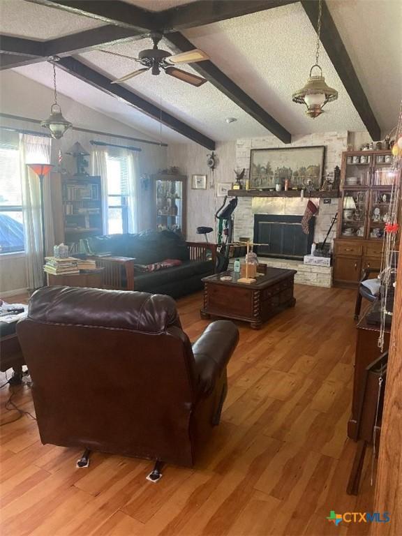Image 4: Living room view 1