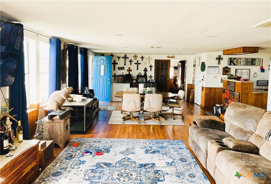 Image 3: Living Area