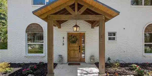515 Arrowhead Point