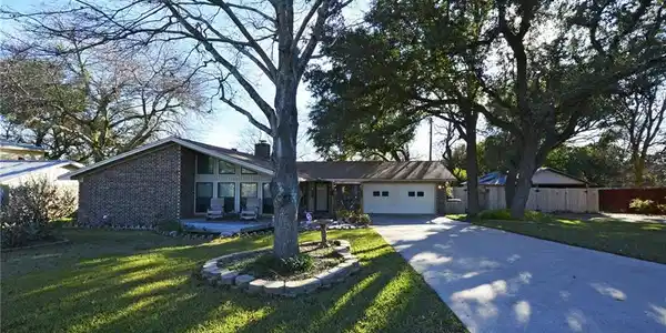 7267 Woodlake Circle