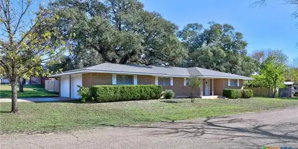 29 Oakmont Circle