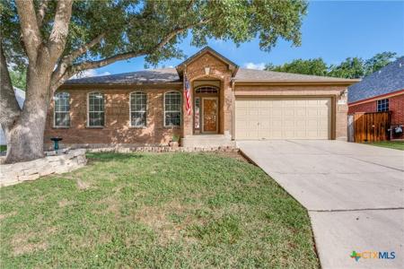 1083 E Running River