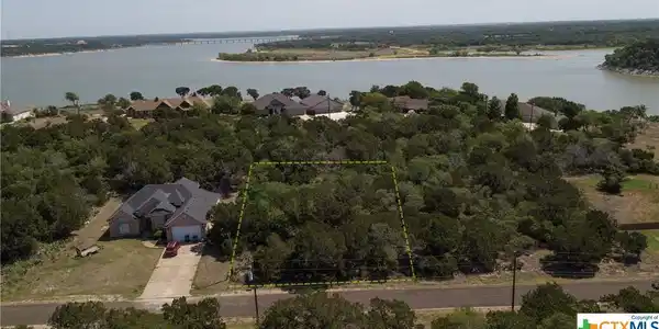 6110 Cliff Lane