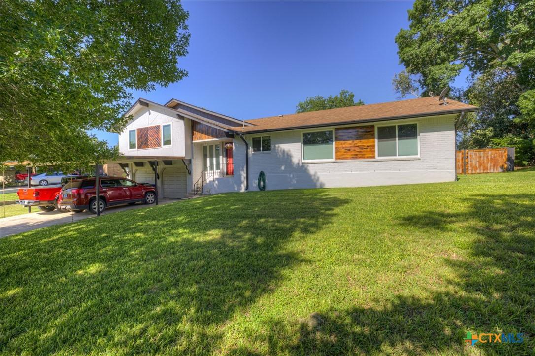 Image 1: Welcome to 96 W Hampton Dr., Seguin,Tx