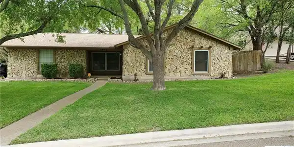 1107 Cedar Oaks Lane