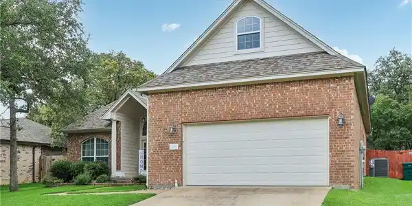 2805 Amber Forest Trail