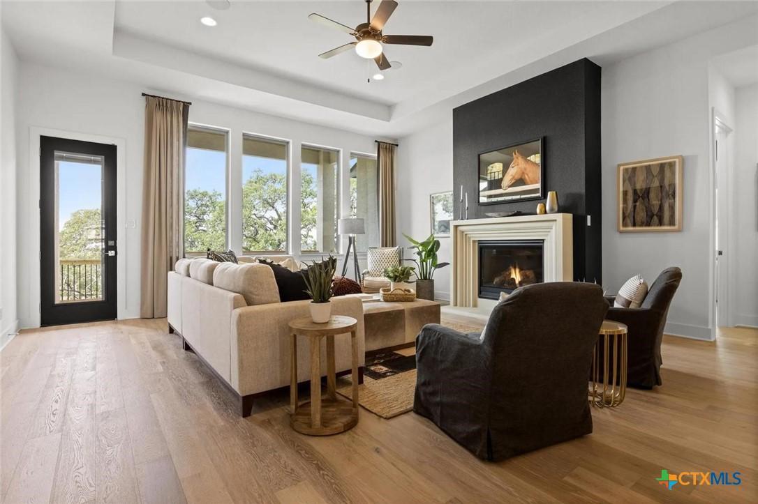 Image 3: The Robertson Family Room