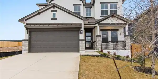 8500 Red Bottle Brush Road