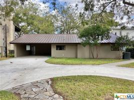 742 Lakeview Trail