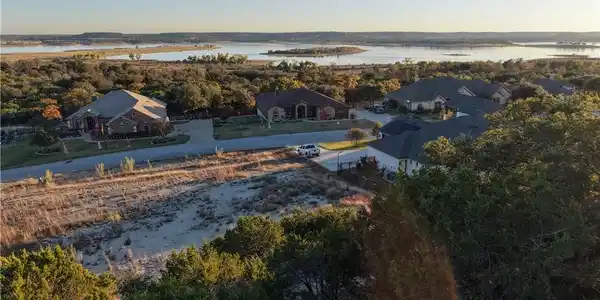 3419 Shoreline Drive