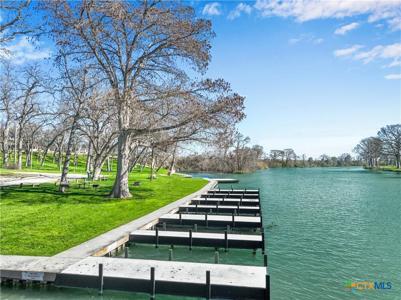 945 River Bank