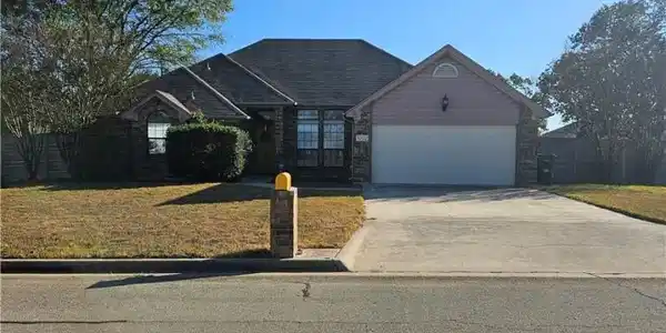 1002 Windy Hill Road