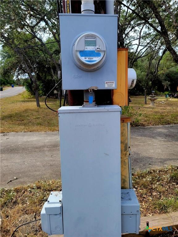 Image 4: electric and water