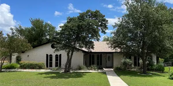 17 Oakmont Circle