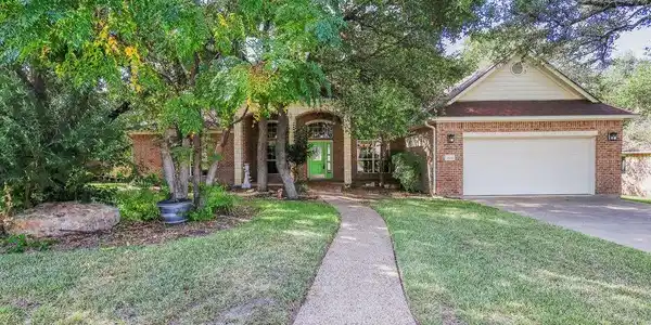2900 Amber Forest Trail