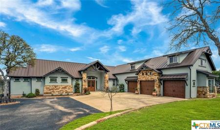 114 Hunters View Circle