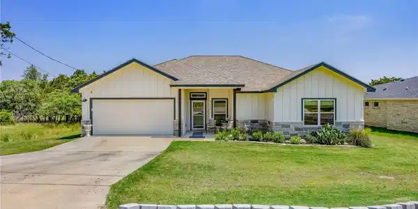 15902 Salado Drive
