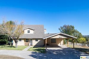 1906 Lakeview Drive
