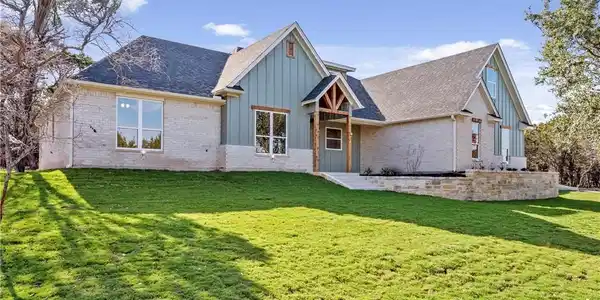 4966 Comanche Drive