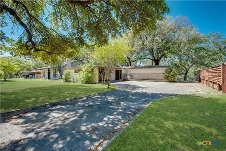 706 Gloria Drive