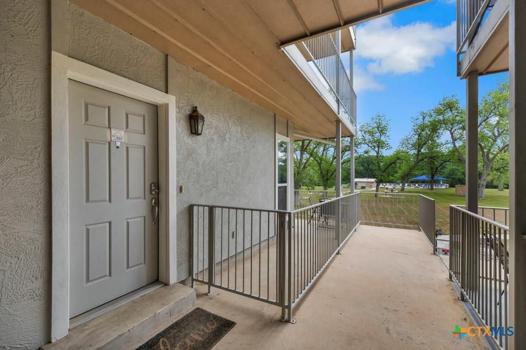 Image 4: Entrance to Unit D-102