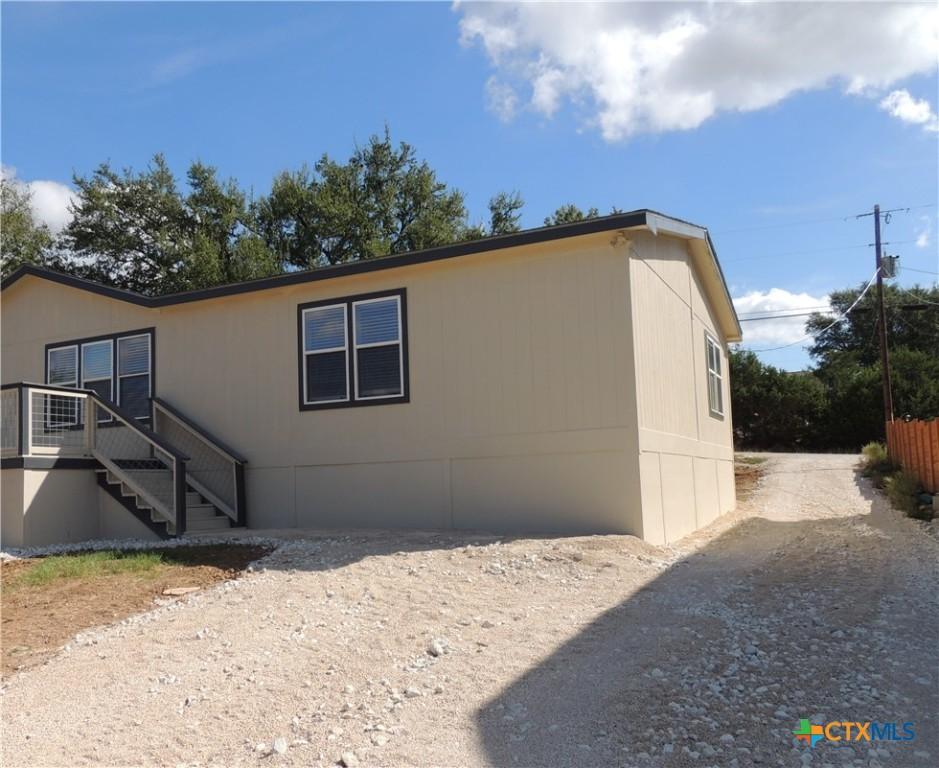 Image 3: Drive-through Driveway