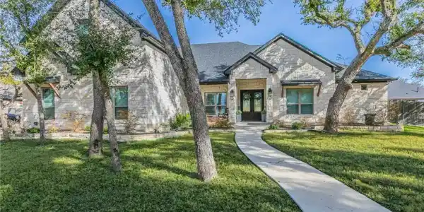 111 Lago Viento Lane