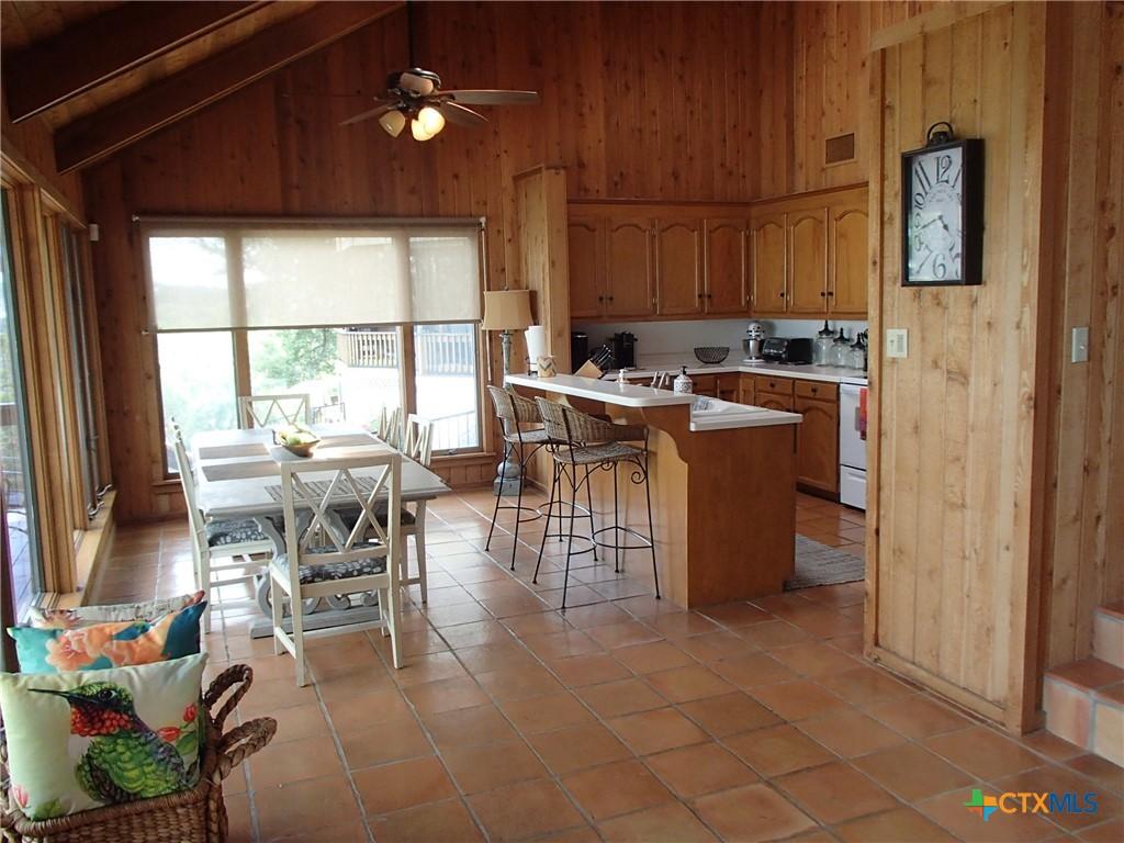 Image 4: Dining Room and Breakfast Bar