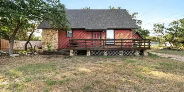 28 Hickory Drive