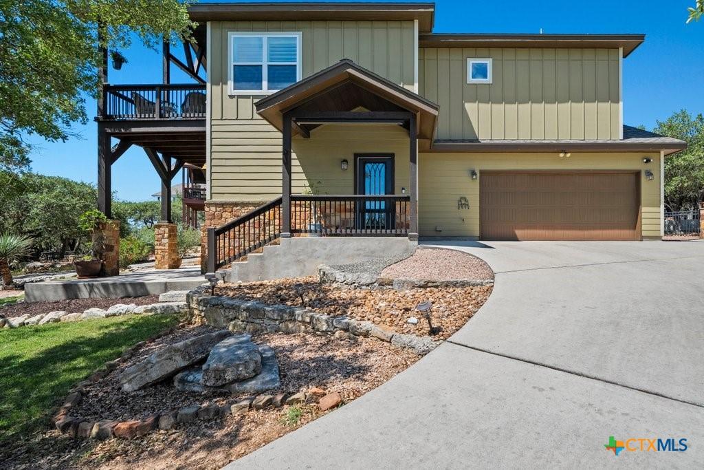 Image 2: Driveway View
