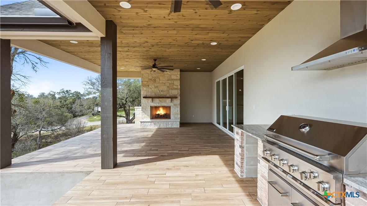 Image 3: Back Porch