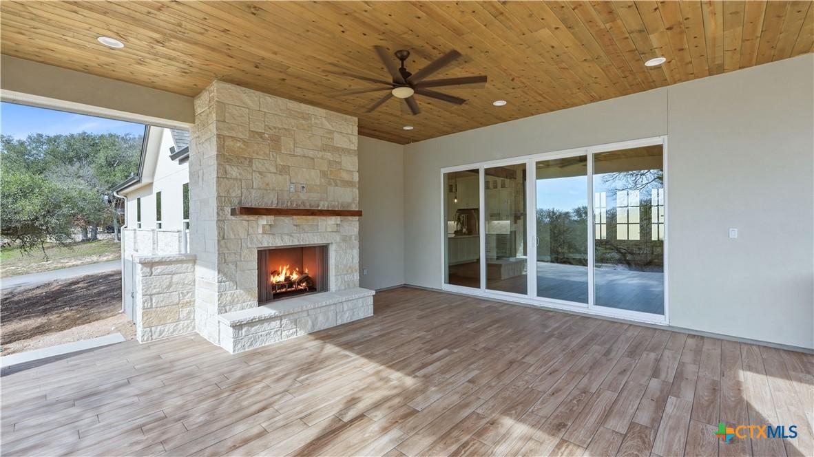 Image 4: Outdoor Fireplace
